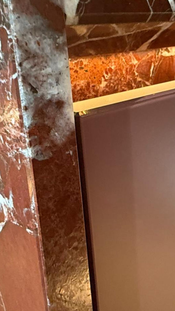 Im Rahmen der Milan Design Week 2026 präsentieren wir uns in der lichtdurchfluteten Orangerie des Museo Poldi Pezzoli. Unter dem Titel „Art is now“ schaffen wir einen Ort, der sich bewusst vom Tempo der Stadt absetzt und Raum für eine konzentrierte Auseinandersetzung mit Küchenarchitektur, edlen Materialien und extravaganter Planung bietet.Wenn Küche zum Exponat und zur Kunst im Raum wird, inszenieren wir „Rosso Lepanto“ im Museo Poldi Pezzoli.